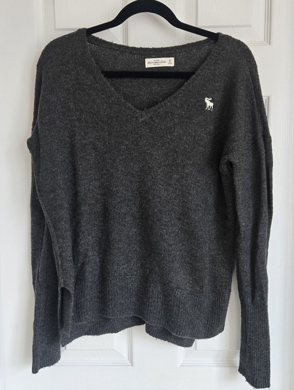 Y2K Abercrombie & Fitch Preppy Dark Charcoal V-Neck Sweater In Size XS